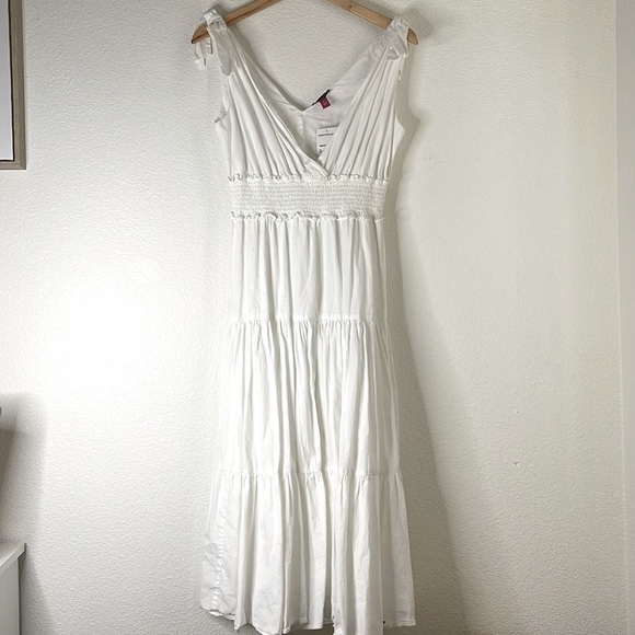 NWT Vince Comuto| Sleeveless V-Neck Poplin Smocked Waist Maxi Dress| White|Small - Picture 3 of 6